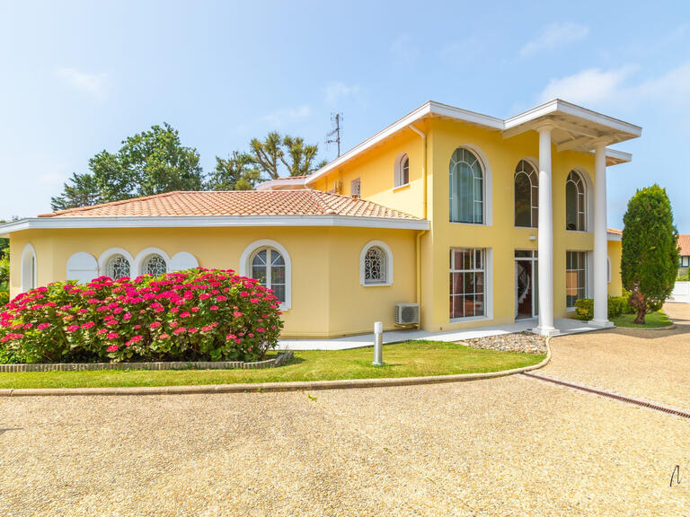 House Biarritz - 5 bedrooms - 353m²