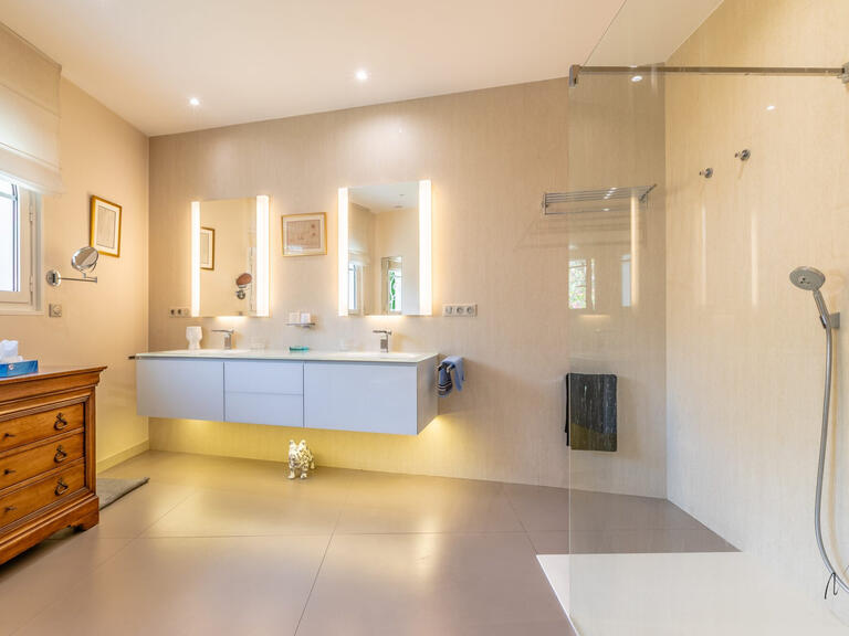 House Biarritz - 5 bedrooms - 353m²