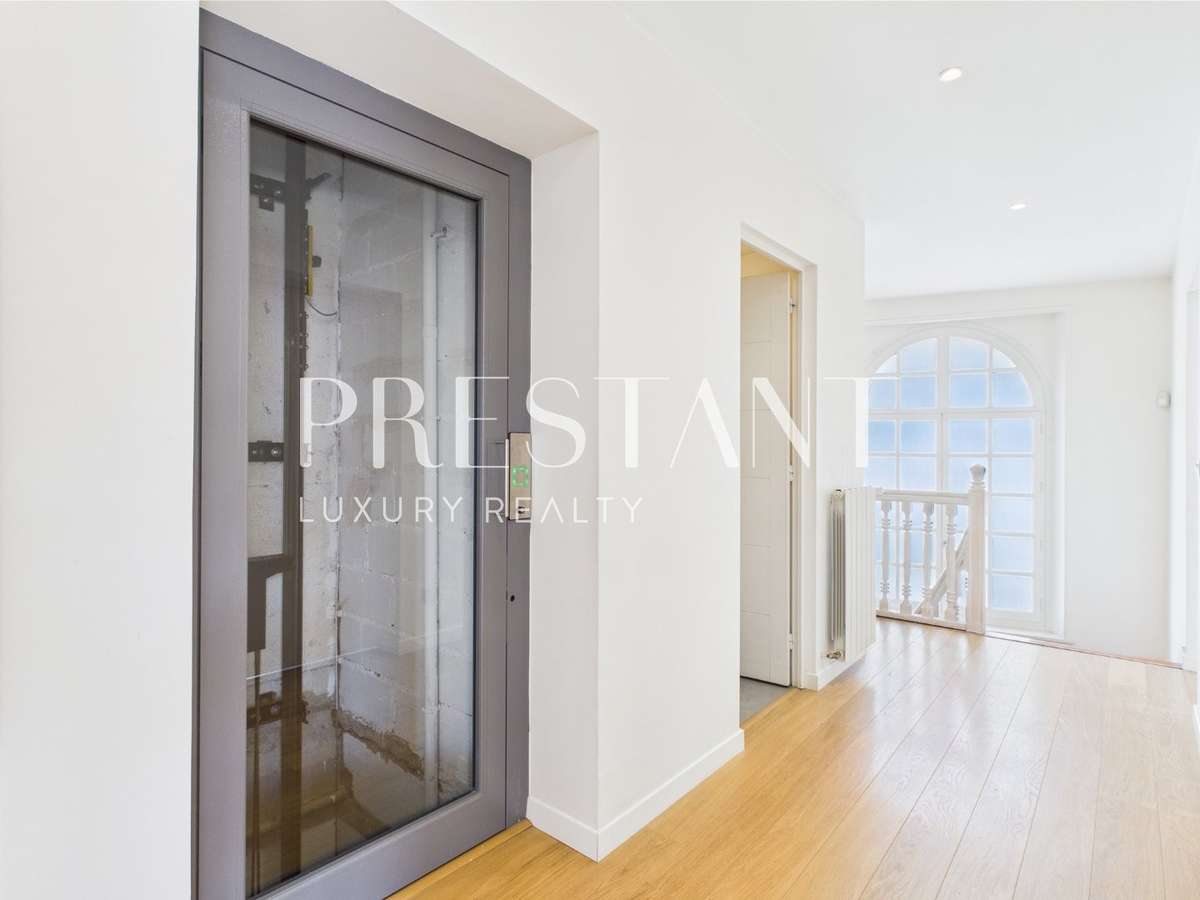 House Biarritz