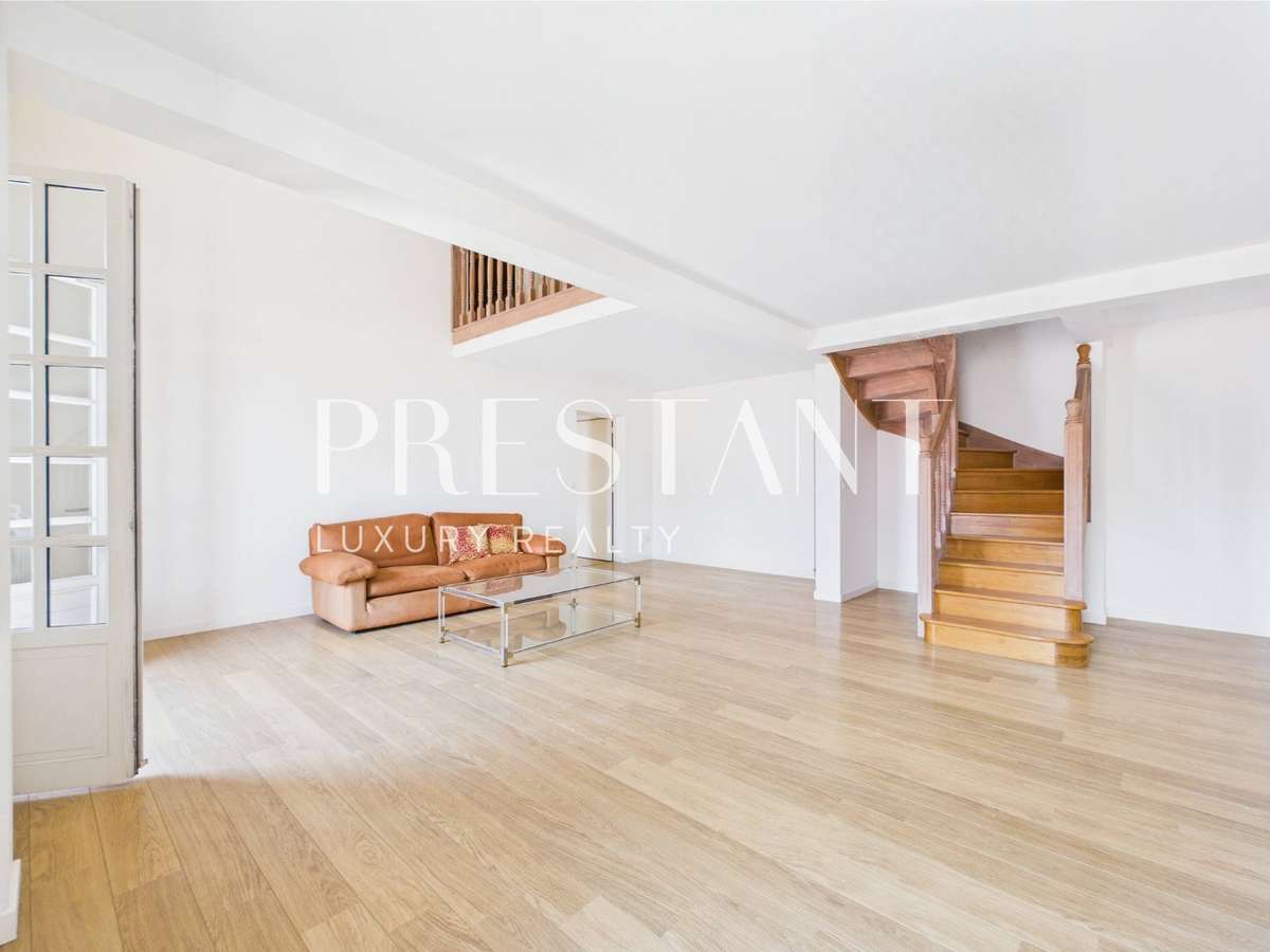 House Biarritz