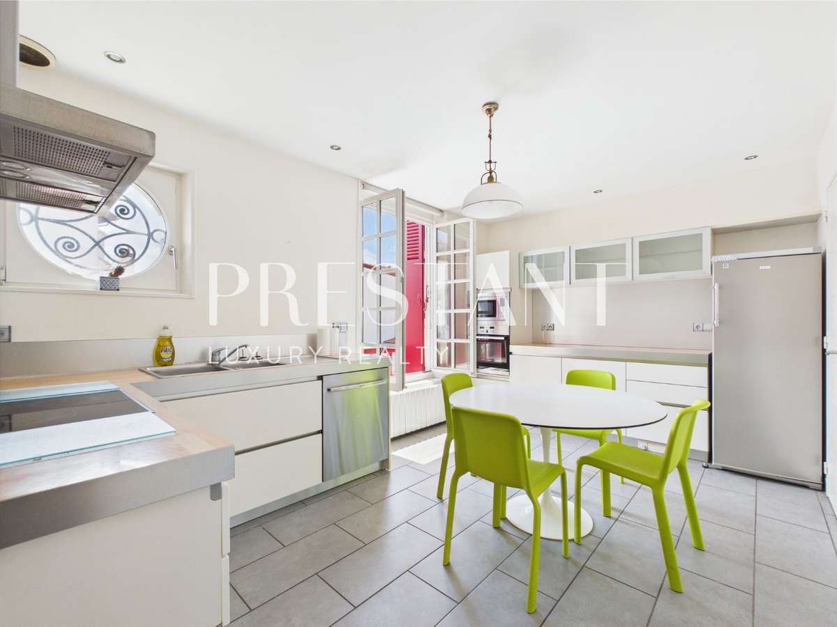 House Biarritz
