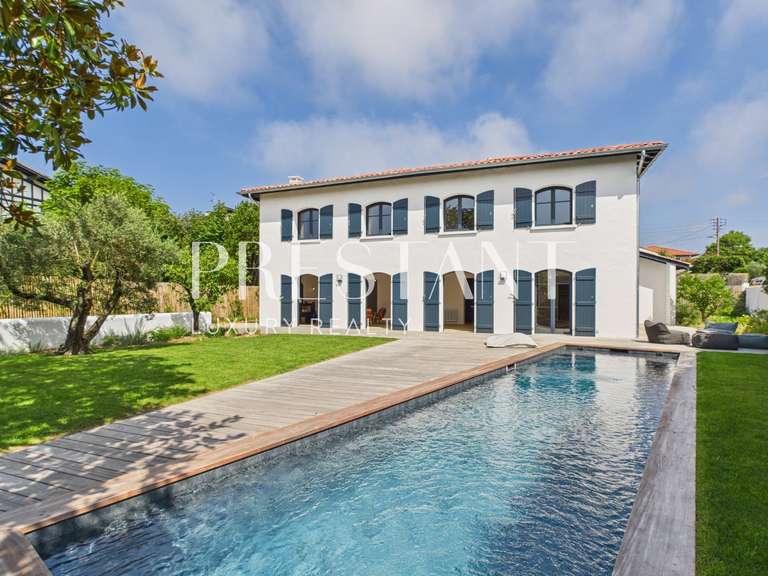 House Biarritz - 4 bedrooms - 231m²