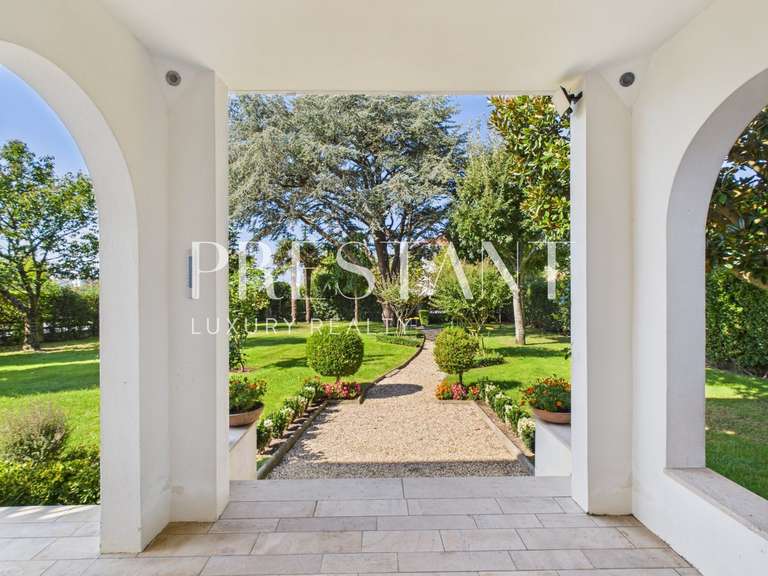 House Biarritz - 5 bedrooms - 281m²