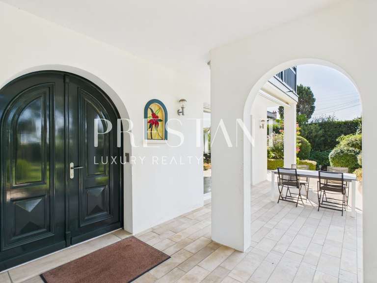House Biarritz - 5 bedrooms - 281m²
