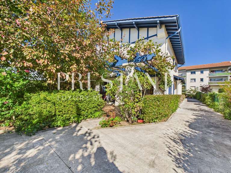 House Biarritz - 5 bedrooms - 230m²