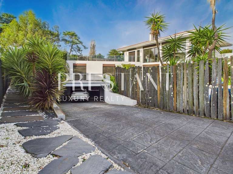 House Biarritz - 5 bedrooms - 323m²