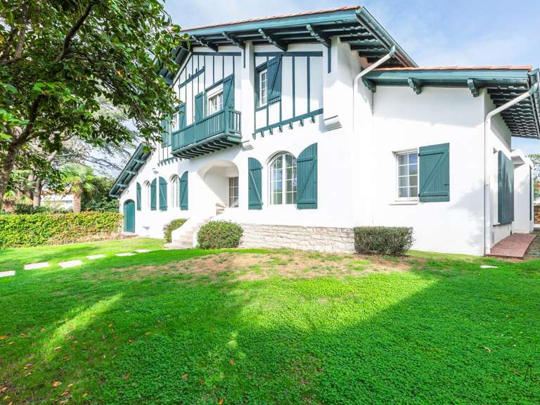 House Biarritz - 4 bedrooms - 311m²