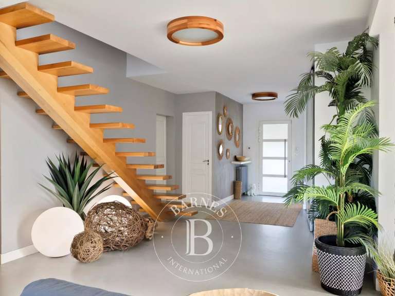House Biarritz - 7 bedrooms - 301m²