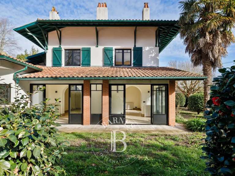 Maison Biarritz - 6 chambres - 298m²