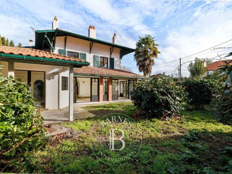 Maison Biarritz - 6 chambres - 298m²