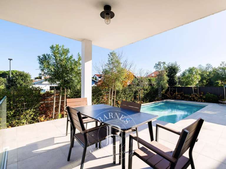 Maison Biarritz - 5 chambres - 310m²