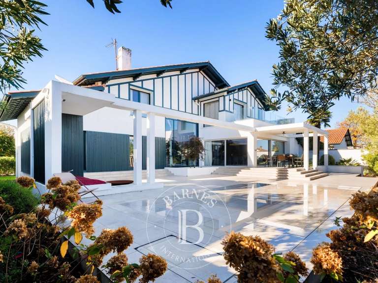 Maison Biarritz - 5 chambres - 310m²