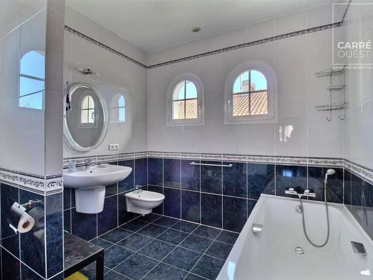 Maison Biarritz - 5 chambres - 270m²
