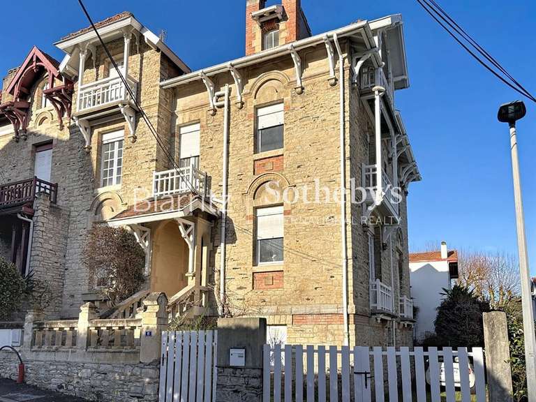 House Biarritz - 6 bedrooms - 305m²