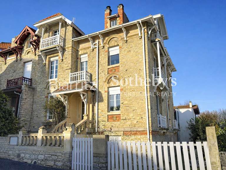 House Biarritz - 6 bedrooms - 305m²
