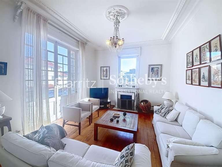 House Biarritz - 6 bedrooms - 305m²