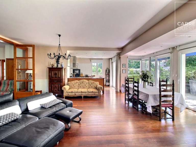 Maison Biarritz - 5 chambres - 270m²