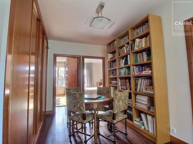 House Biarritz - 5 bedrooms - 270m²