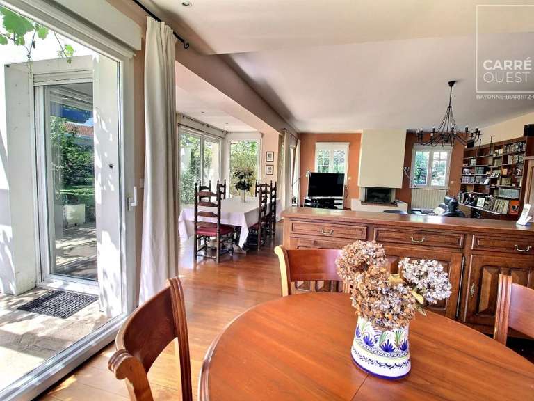 Maison Biarritz - 5 chambres - 270m²