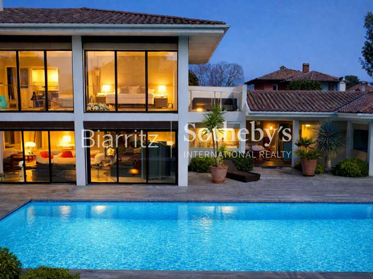 House Biarritz - 5 bedrooms - 323m²