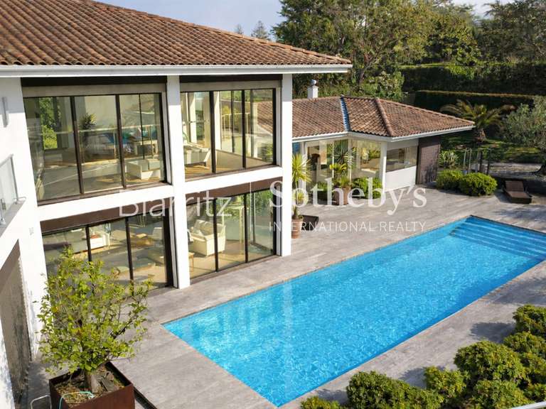 House Biarritz - 5 bedrooms - 323m²