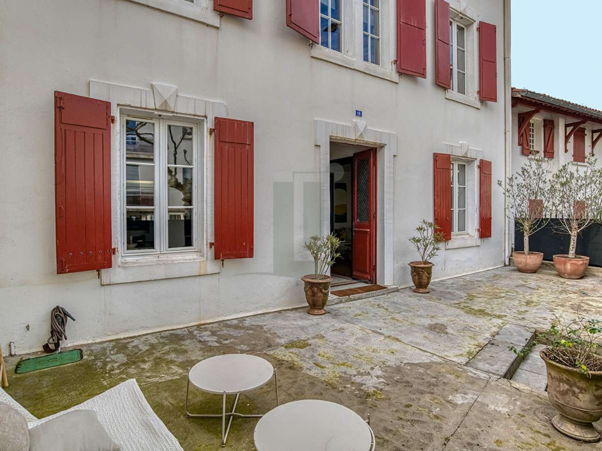 House Biarritz