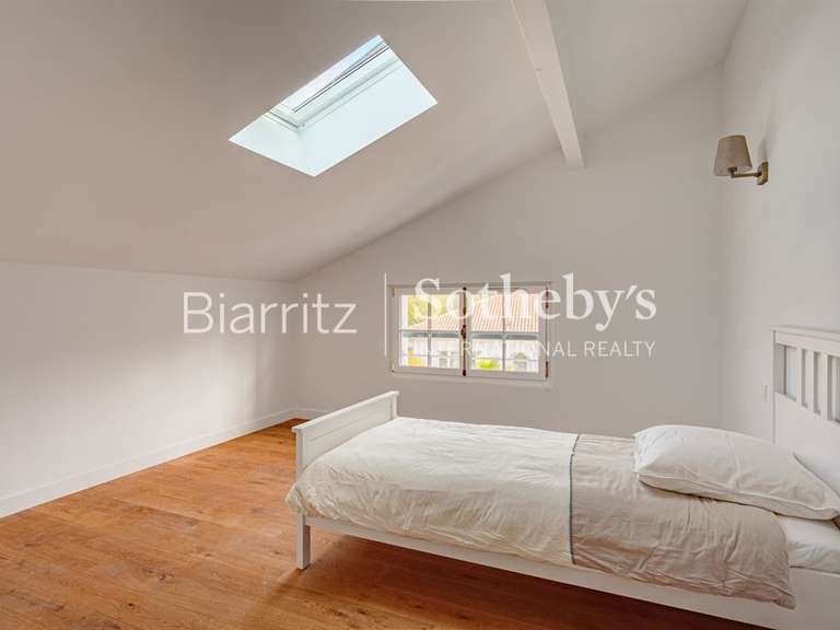 House Biarritz - 5 bedrooms - 247m²