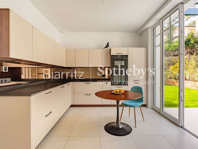 Maison Biarritz - 5 chambres - 247m²