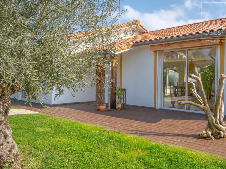 House Biarritz - 4 bedrooms - 210m²