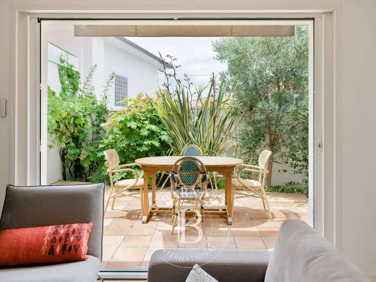 House Biarritz