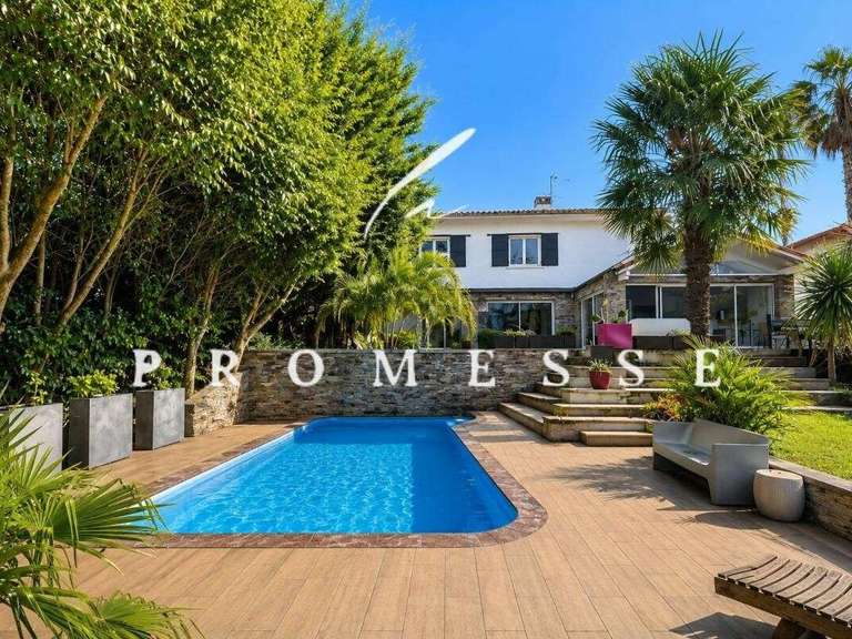 House Biarritz