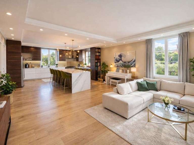 House Biarritz