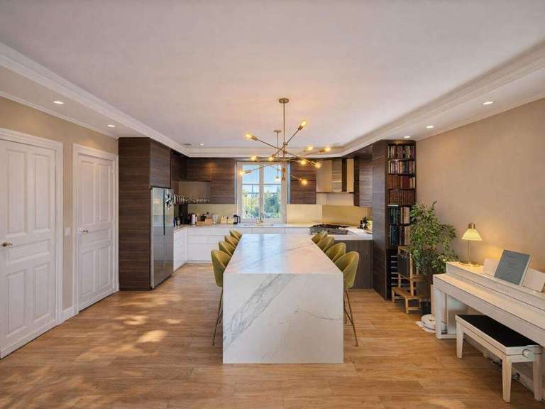 House Biarritz