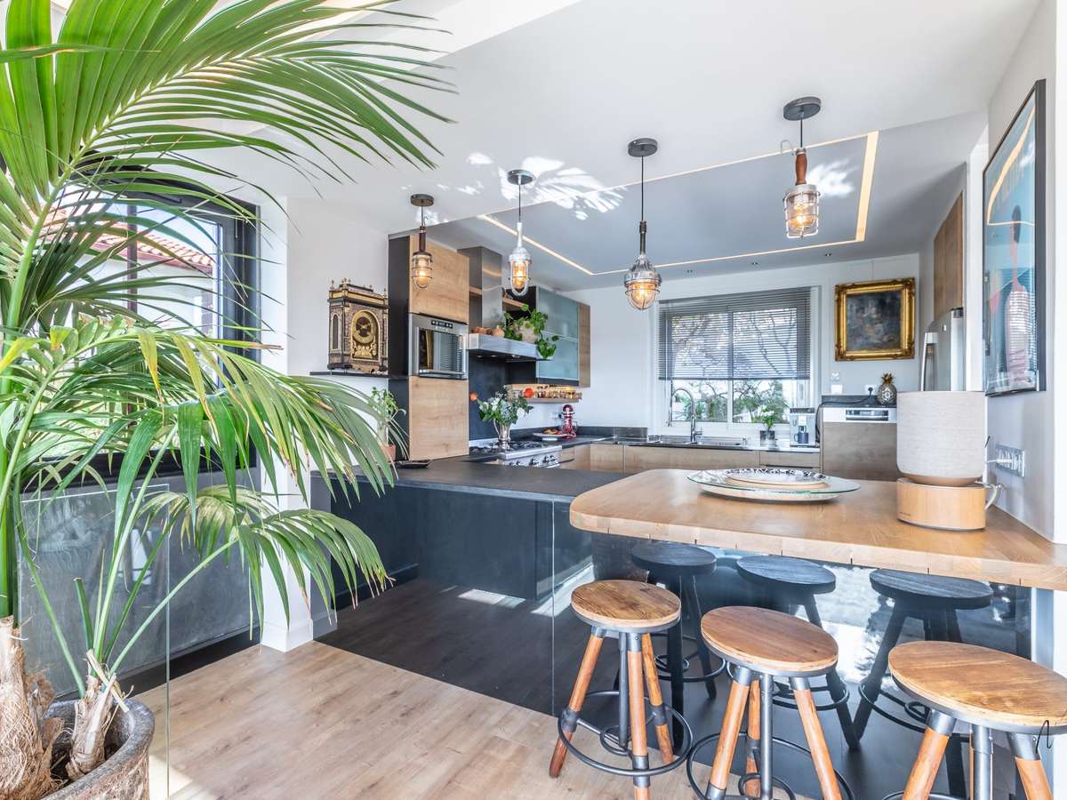 House Biarritz