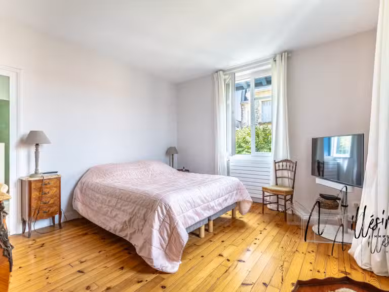 Maison Biarritz - 5 chambres - 242m²