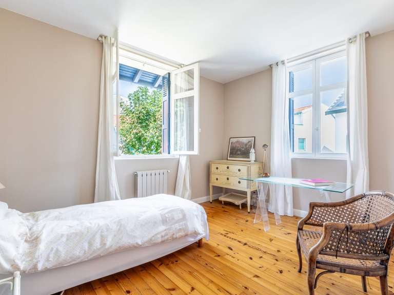 Maison Biarritz - 5 chambres - 242m²