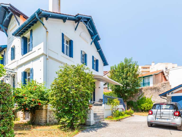 House Biarritz - 5 bedrooms - 242m²