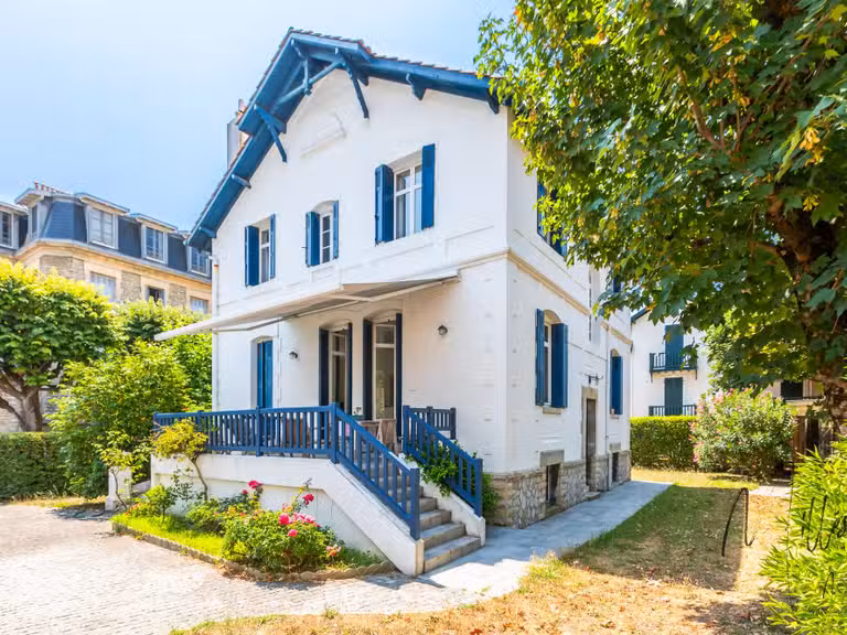 Maison Biarritz - 5 chambres - 242m²