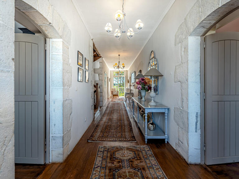 House Bidache - 4 bedrooms - 296m²