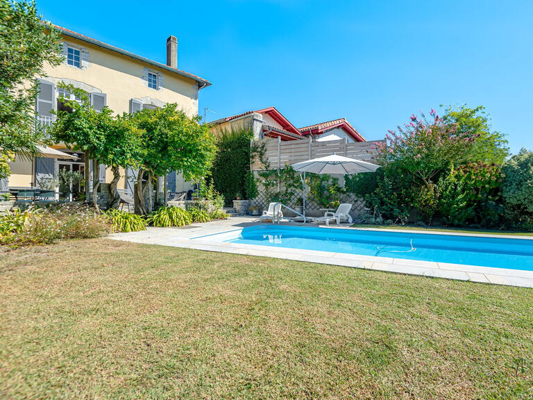 House Bidache - 4 bedrooms - 296m²