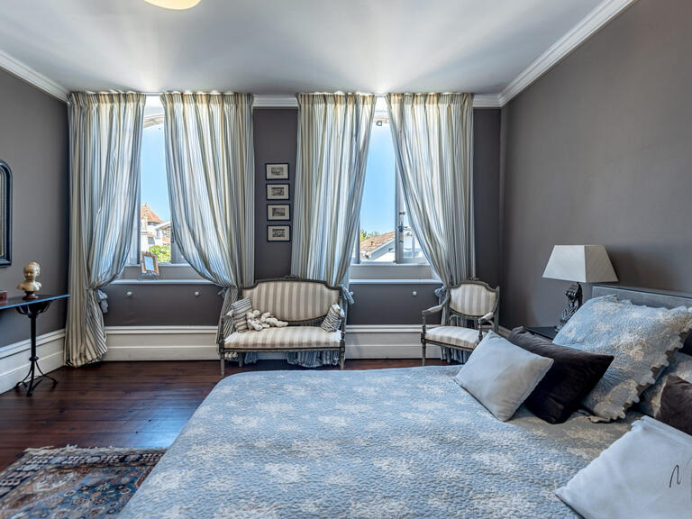House Bidache - 4 bedrooms - 296m²