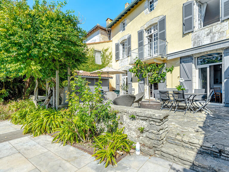 House Bidache - 4 bedrooms - 296m²
