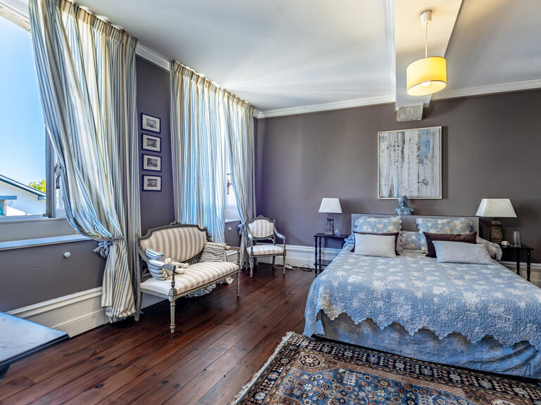 House Bidache - 4 bedrooms - 296m²