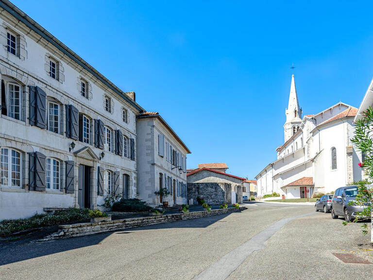 House Bidache - 4 bedrooms - 296m²