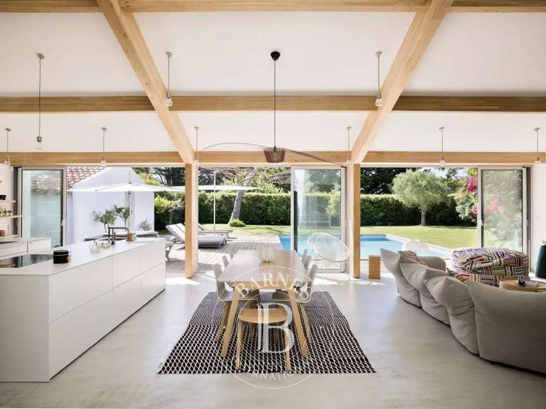 House Bidart - 8 bedrooms - 320m²