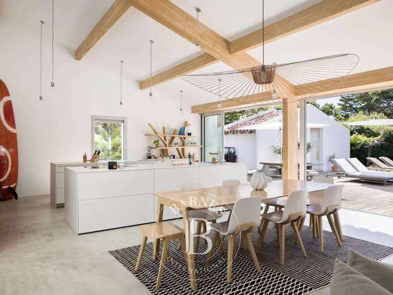 House Bidart - 8 bedrooms - 320m²