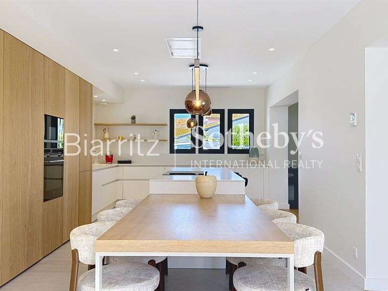 House Bidart - 5 bedrooms - 310m²
