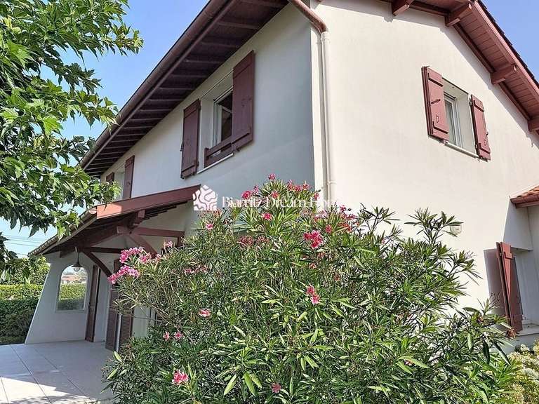 House Bidart - 3 bedrooms - 160m²