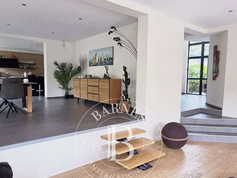 Maison Biéville-Beuville - 5 chambres - 301m²