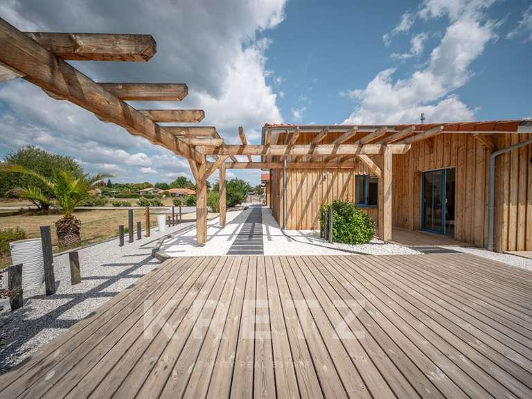 Maison Biganos - 4 chambres - 200m²